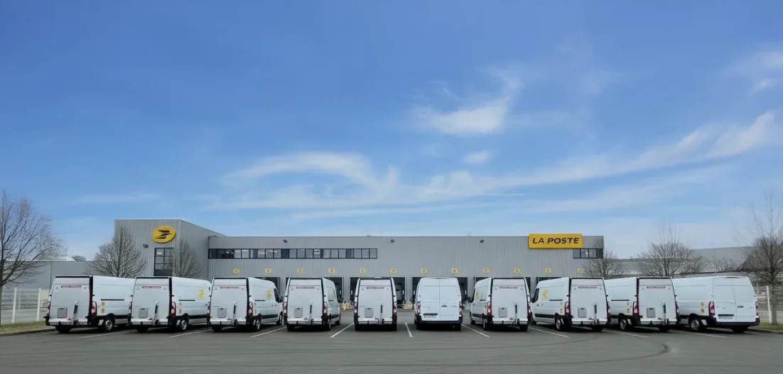 Véhicules La poste version électrique Gruau